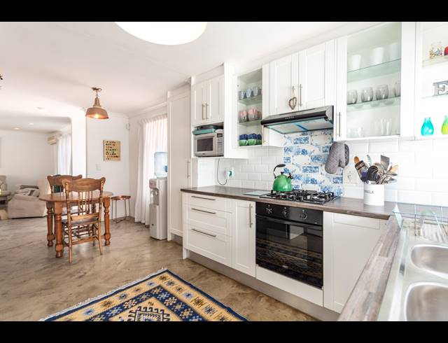 3 BEDROOM HOUSE FOR SALE IN WEST BEACH